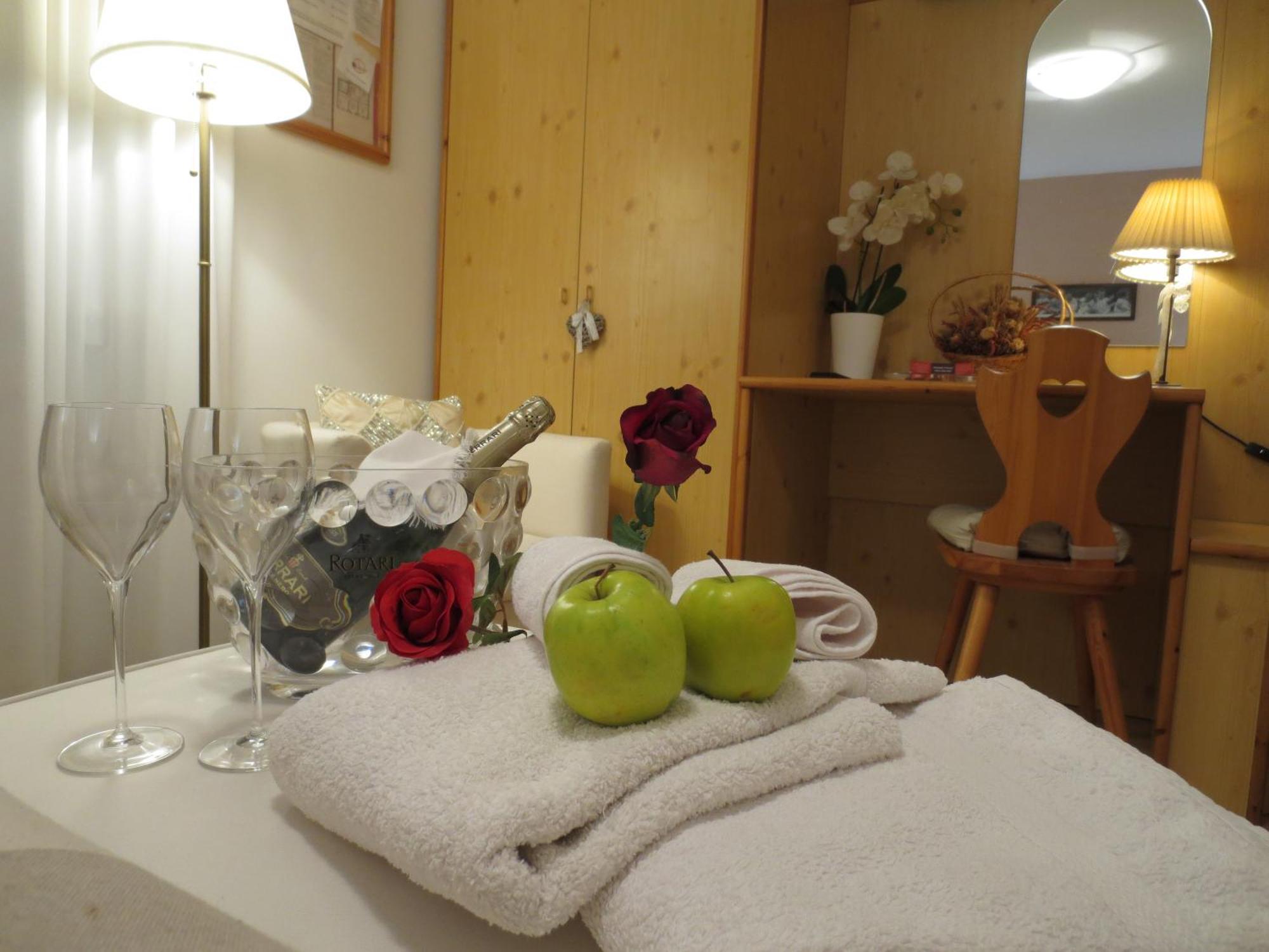 Hotel Aurora Vallarsa Zewnętrze zdjęcie
