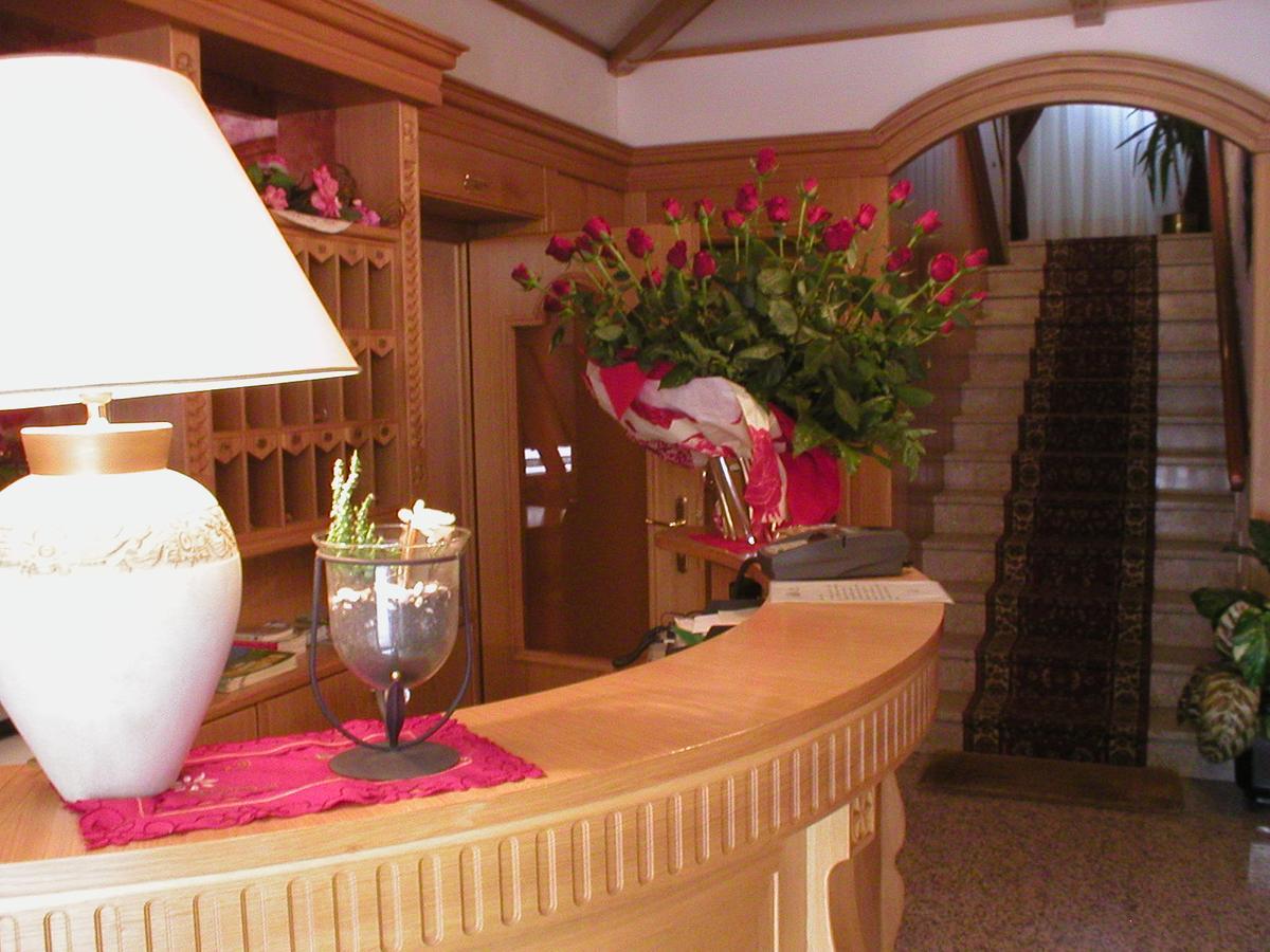 Hotel Aurora Vallarsa Zewnętrze zdjęcie