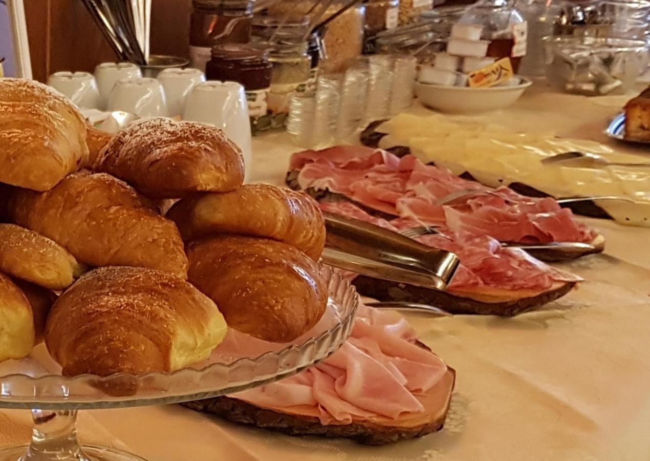 Hotel Aurora Vallarsa Zewnętrze zdjęcie